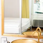 Aurora 4*
