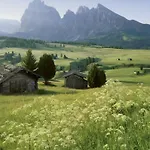 Aurora Готель