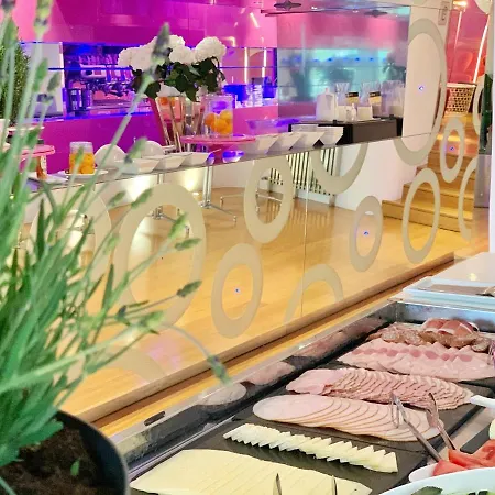 欧若拉酒店 4*