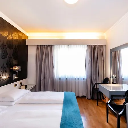 Aurora Hotel 4*