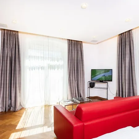 Ξενοδοχείο Aurora 4*