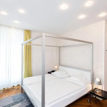 Aurora 4*