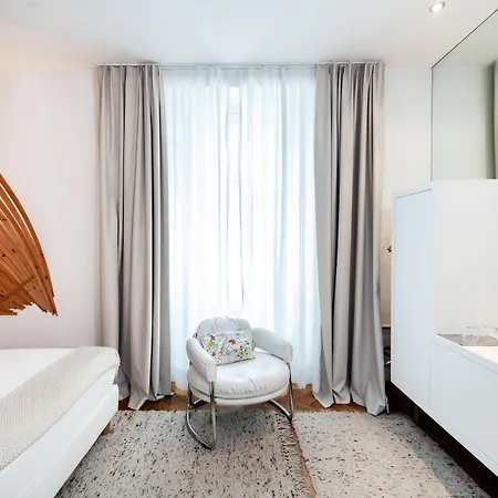 Aurora 4*