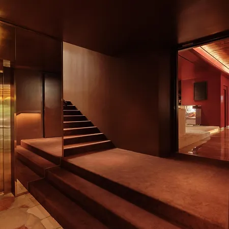 Aurora Hotel 4*