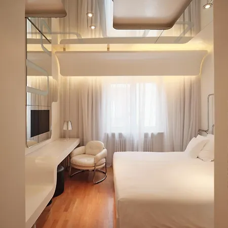 Aurora Hotel 4*